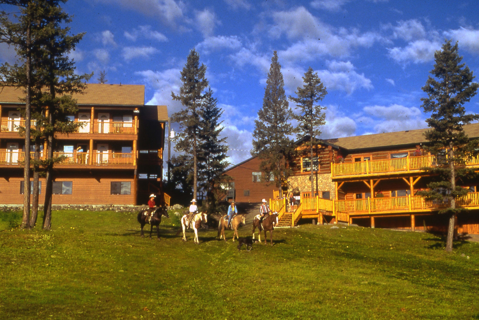 Spruce Hill Resort & Spa 108 Mile Ranch Exterior foto