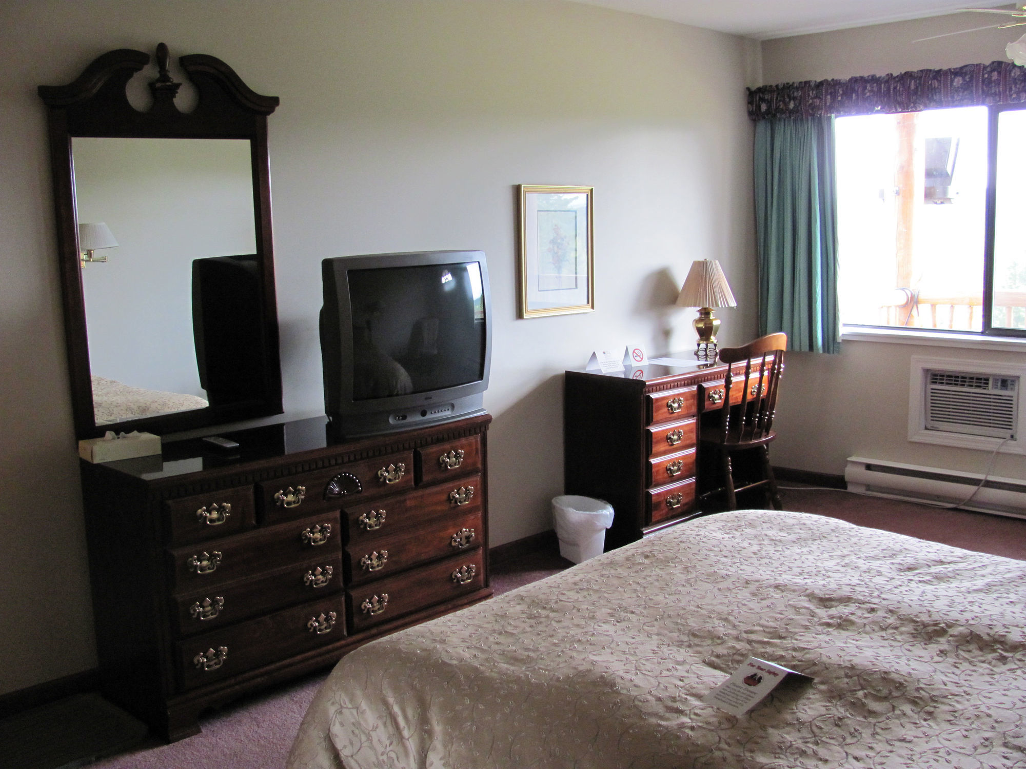 Spruce Hill Resort & Spa 108 Mile Ranch Exterior foto