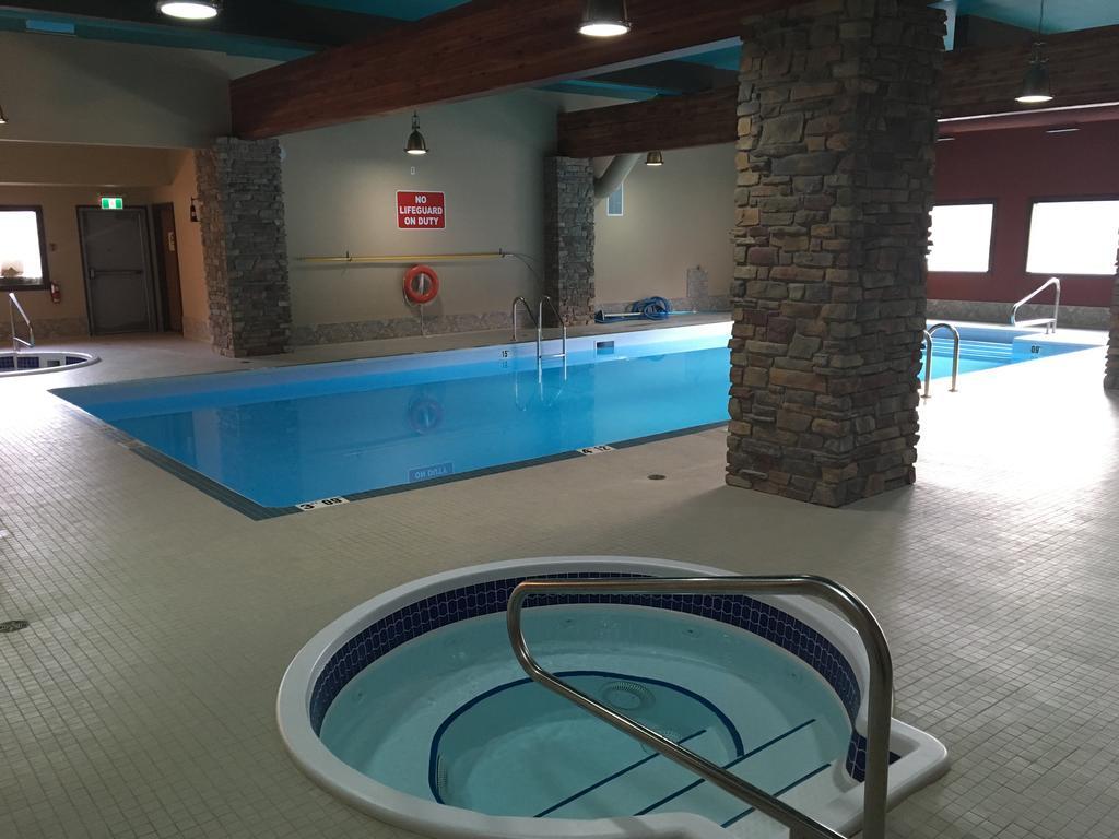 Spruce Hill Resort & Spa 108 Mile Ranch Exterior foto